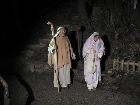 Utrinki iz druge uprizoritve predstave Božična noč, odigrane 5.1.2019 15